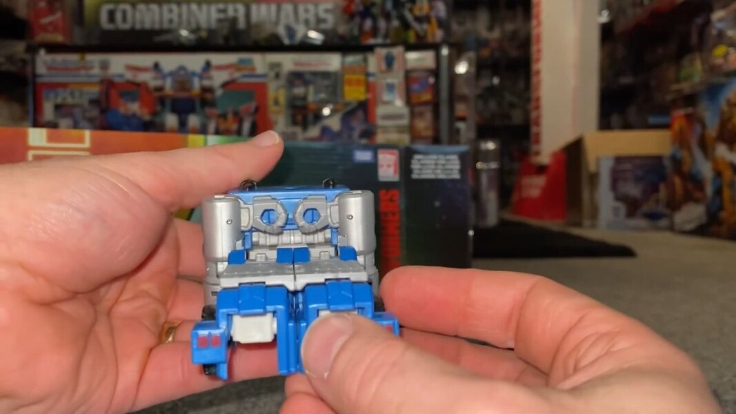 Transformers Golden Disk Puffer & Road Ranger In Hand Image  (45 of 53)